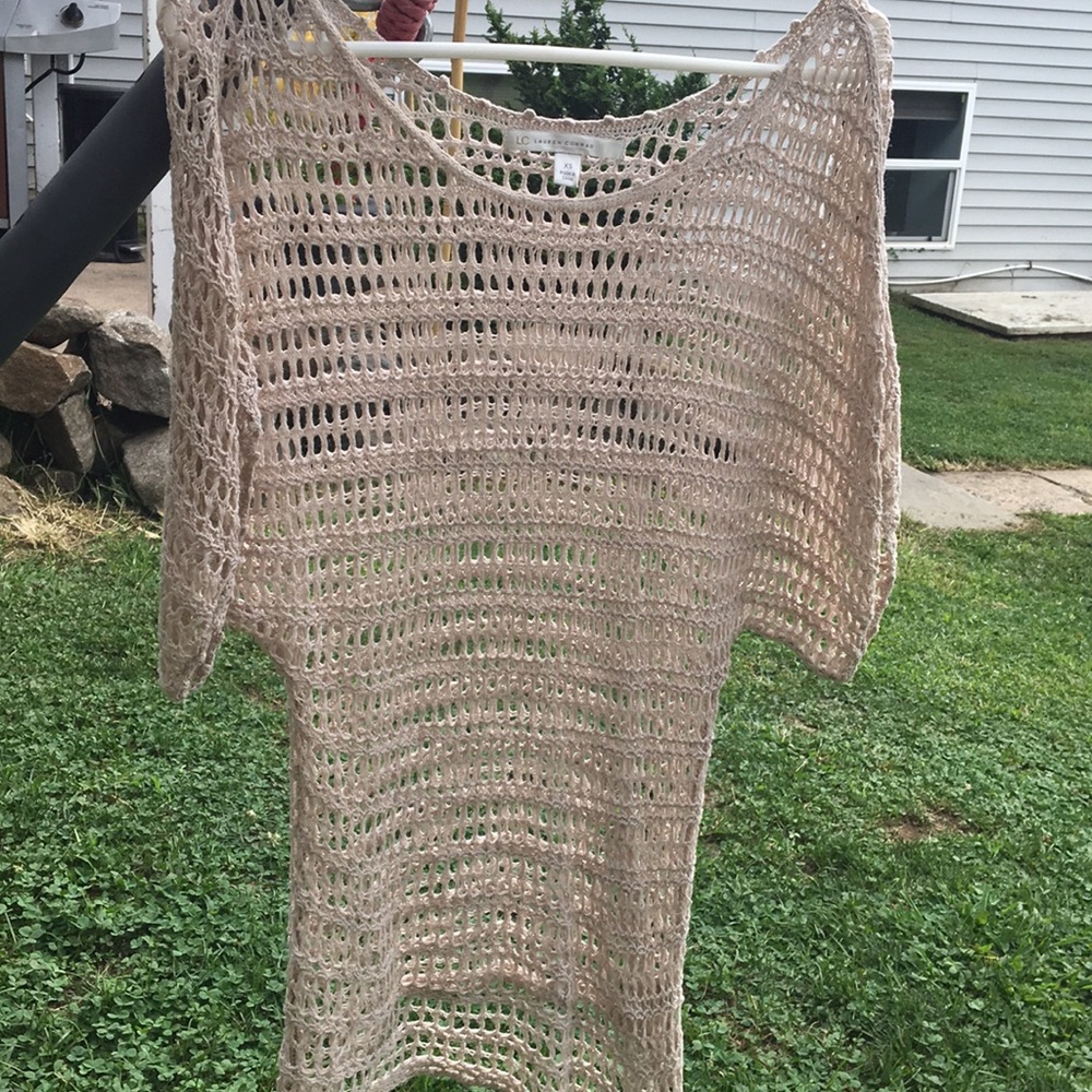 Beachy top